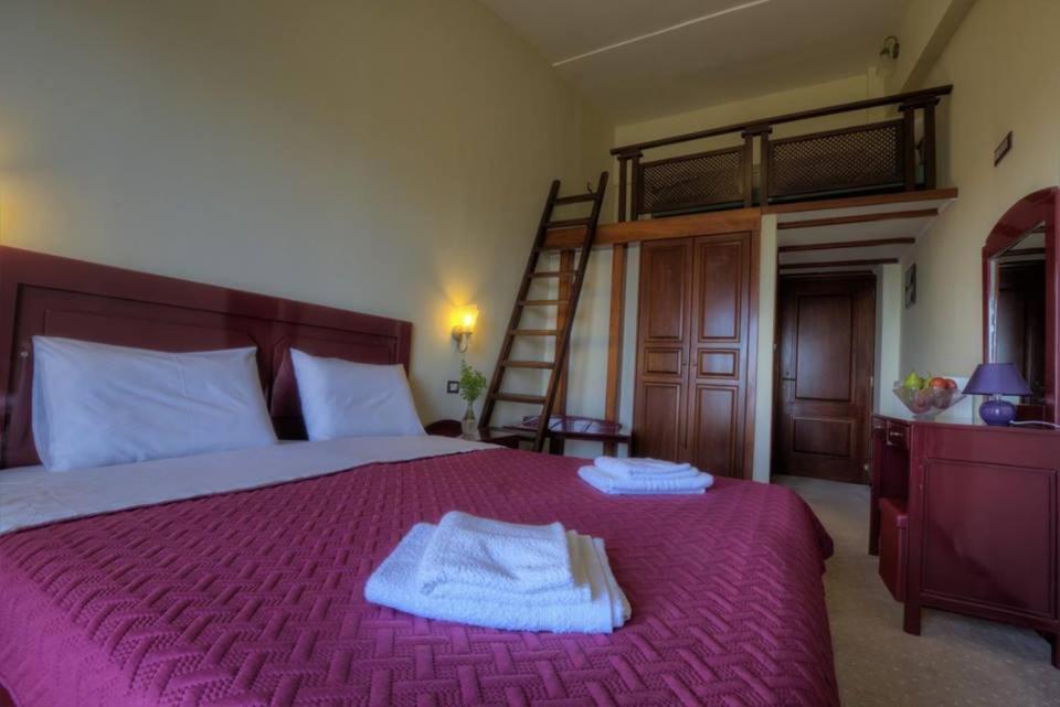Hotel Isaraiko Spiti Agia Theodora Isaris المظهر الخارجي الصورة