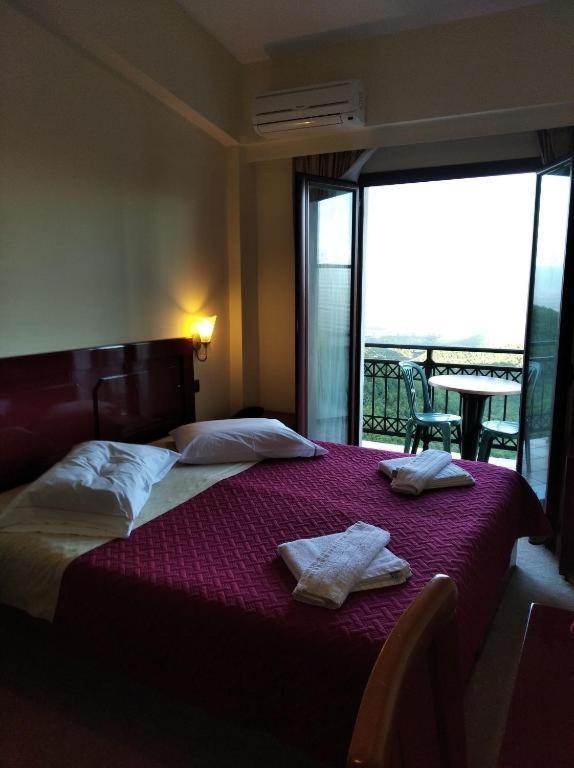 Hotel Isaraiko Spiti Agia Theodora Isaris المظهر الخارجي الصورة