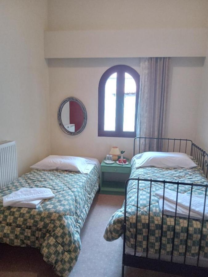 Hotel Isaraiko Spiti Agia Theodora Isaris المظهر الخارجي الصورة