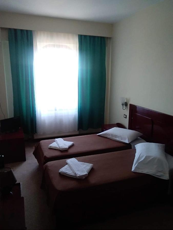 Hotel Isaraiko Spiti Agia Theodora Isaris المظهر الخارجي الصورة