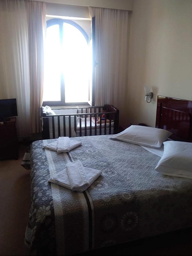 Hotel Isaraiko Spiti Agia Theodora Isaris المظهر الخارجي الصورة