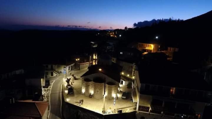 Hotel Isaraiko Spiti Agia Theodora Isaris المظهر الخارجي الصورة